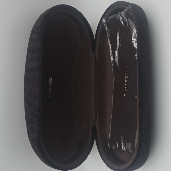 Tom Ford Elegant Black & Gold Velvet Sunnies Case (EUC)(CASE/DUSTY ONLY)✨️🖤✨️ - Picture 3 of 5